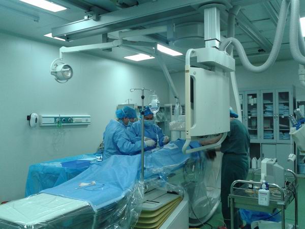 我院产科完成首例凶险性前置胎盘腹主动脉球囊阻断剖宫产手术